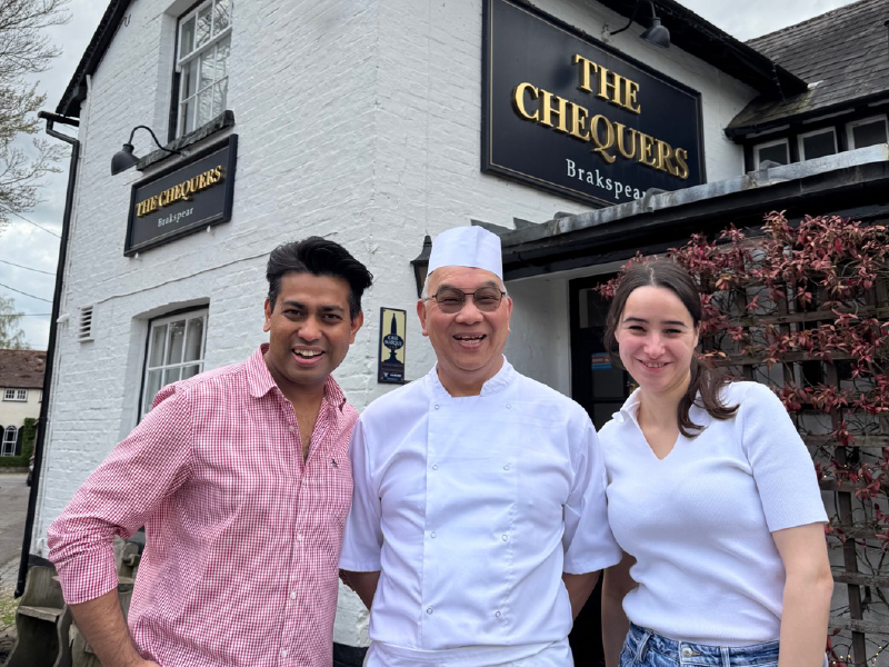 Mayfu at The Chequers, Watlington